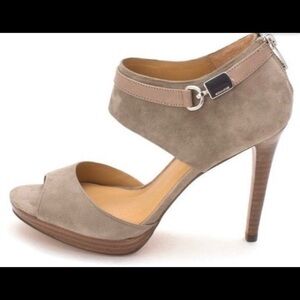 COACH Sz 10 Wexwood 1” Platform 4.5” Heels Suede Zip Back Closure Peep Toe Shoes